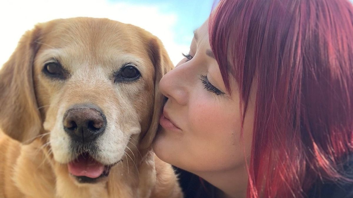 Britka zavřela firmu, aby mohla veškerý čas trávit se svým umírajícím psem